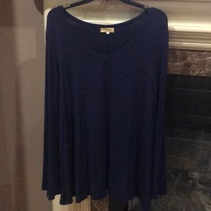Swing top with bell sleeves. Super soft.
